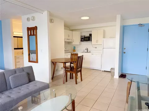 2240 Kuhio Ave #2004, Honolulu, HI 96815