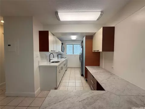 908 University Ave #A105, Honolulu, HI 96826