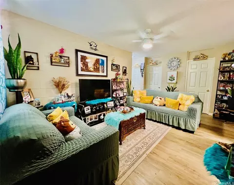 94-245 Leowahine St #1015, Waipahu, HI 96797