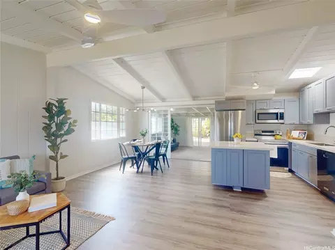 2274 Aamanu St, Pearl City, HI 96782