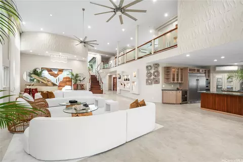 18 Homelani Pl, Honolulu, HI 96817