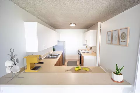 1805 Poki St #1001, Honolulu, HI 96822
