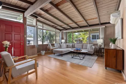 261 Kaliponi St, Wahiawa, HI 96786