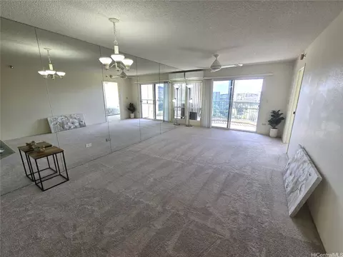 3075 Ala Poha Pl #1504, Honolulu, HI 96818