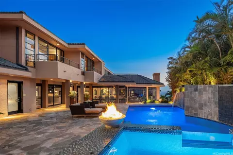 1220 Ikena Cir, Honolulu, HI 96821