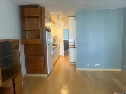 425 Ena Rd #A1207, Honolulu, HI 96815