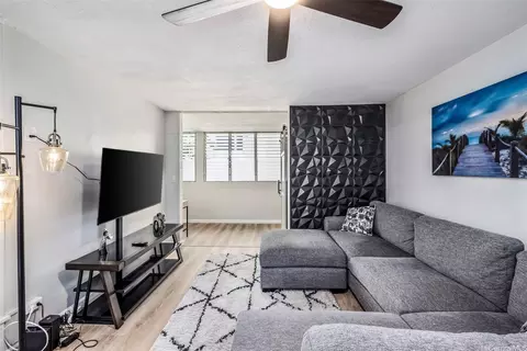 225 Liliuokalani Ave #5C, Honolulu, HI 96815