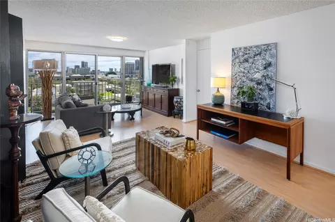 1073 Kinau St #802, Honolulu, HI 96814