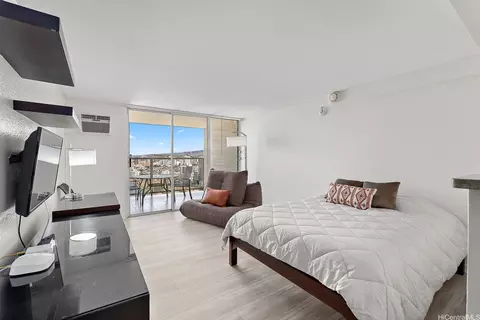 445 Seaside Ave #4204, Honolulu, HI 96815