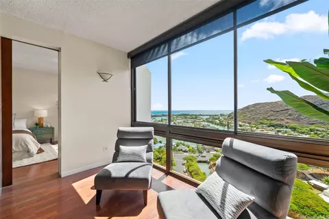 531 Hahaione St #2/20E, Honolulu, HI 96825