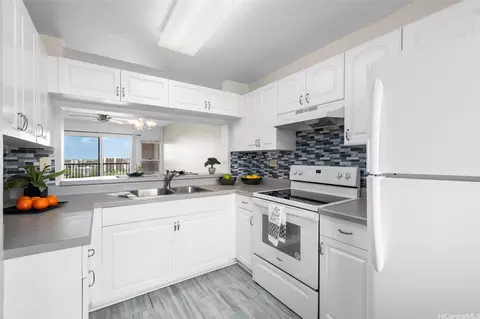 3075 Ala Poha Pl #1807, Honolulu, HI 96818
