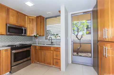 1323 Makiki St #A104, Honolulu, HI 96814