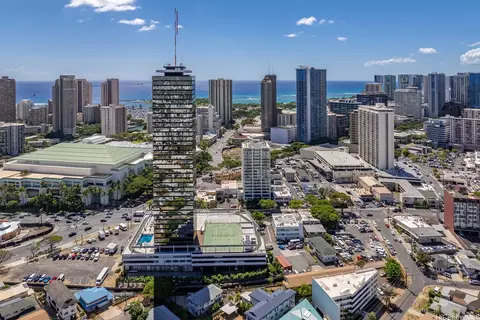 1750 Kalakaua Ave #904, Honolulu, HI 96826