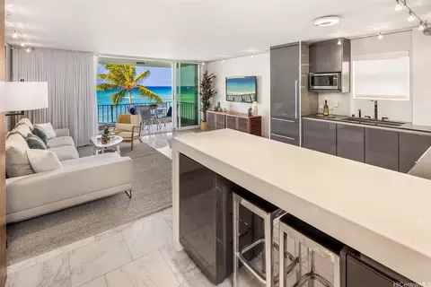 2999 Kalakaua Ave #704, Honolulu, HI 96815