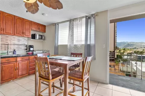 236 Liliuokalani Ave #702, Honolulu, HI 96815