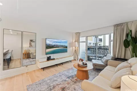2465 Kuhio Ave #404, Honolulu, HI 96815