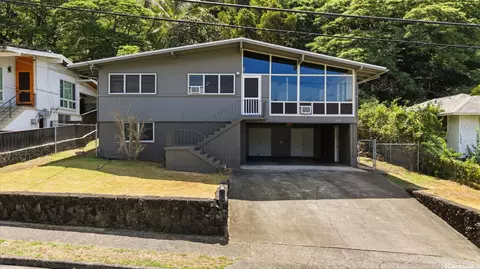 2571 Kekuanoni St, Honolulu, HI 96813