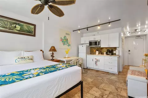 134 Kapahulu Ave #901, Honolulu, HI 96815