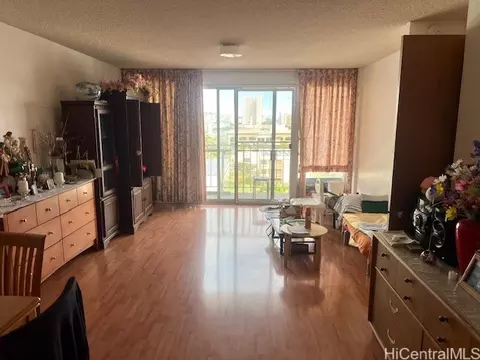 1073 Kinau St #1004, Honolulu, HI 96814