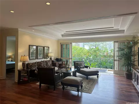 1740 S Beretania St #33, Honolulu, HI 96826