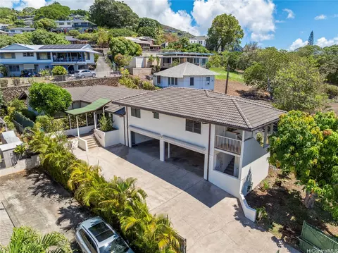 1214 Nehoa St #A, Honolulu, HI 96822