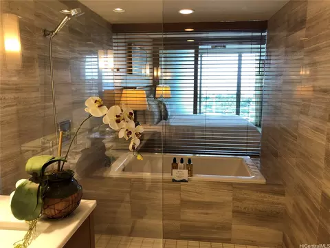 2139 Kuhio Ave #1608, Honolulu, HI 96815