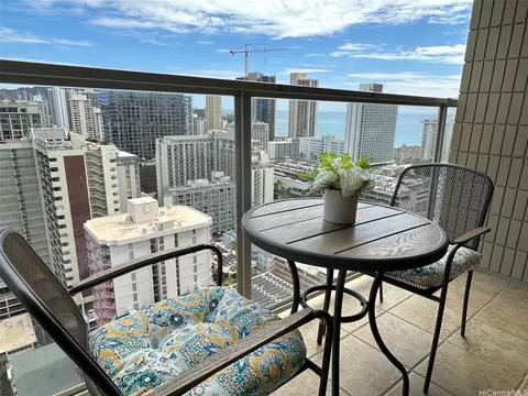 445 Seaside Ave #3009, Honolulu, HI 96815