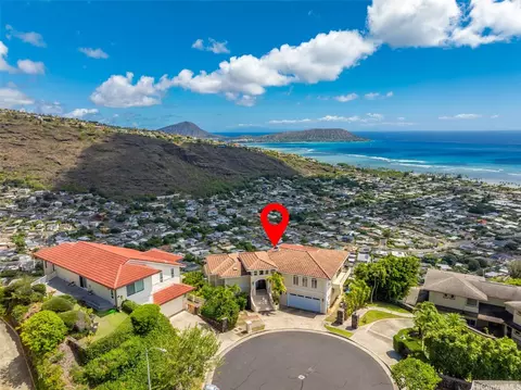 5201 Kuaiwi Pl, Honolulu, HI 96821