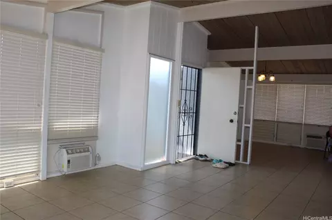 1375 Komo Mai Dr, Pearl City, HI 96782