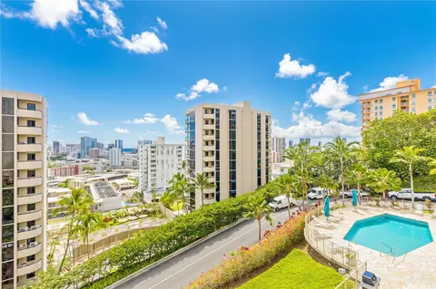 999 Wilder Ave #305, Honolulu, HI 96822