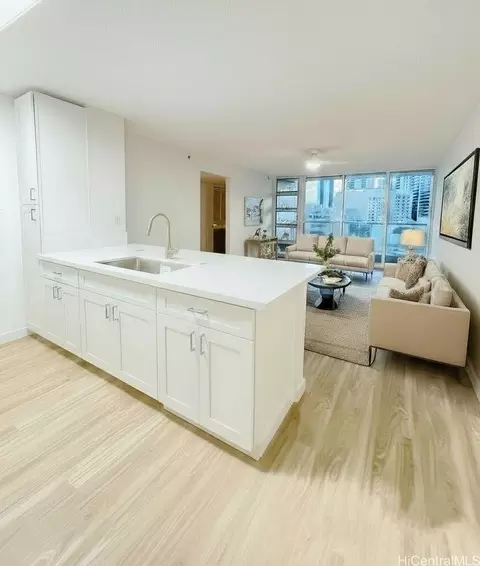 1448 Young St #603, Honolulu, HI 96814