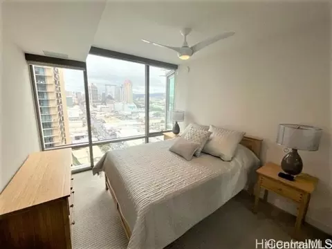 1001 Queen St #1413, Honolulu, HI 96814