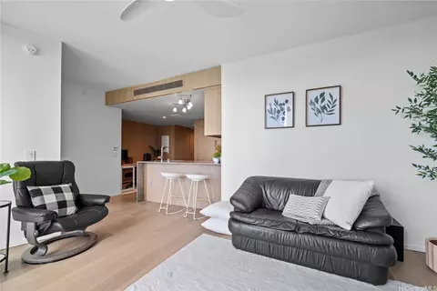 1000 Auahi St #906, Honolulu, HI 96814