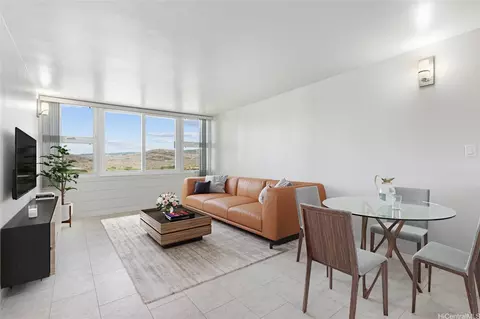 5210 Likini St #1208, Honolulu, HI 96818