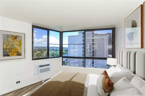 320 Liliuokalani Ave #702, Honolulu, HI 96815
