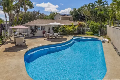 676 Mokapu Rd, Kailua, HI 96734