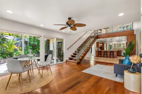 976 Kalawai Pl, Kailua, HI 96734