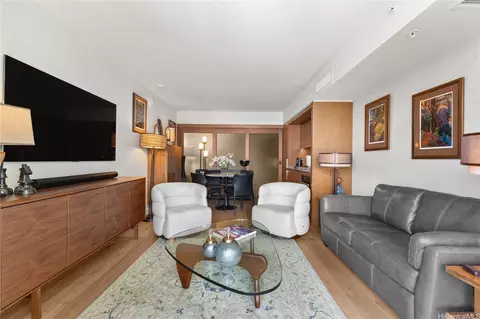2139 Kuhio Ave #1610, Honolulu, HI 96815