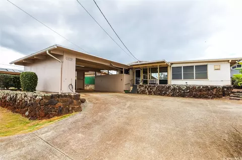 1579 Hoonipo St, Pearl City, HI 96782