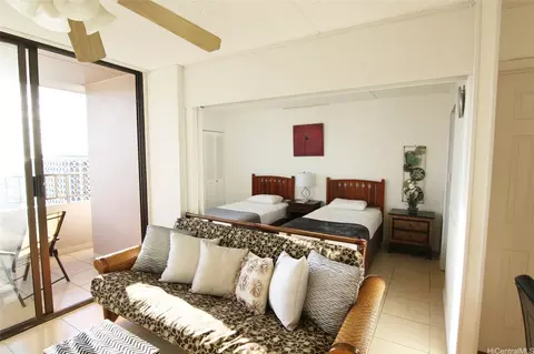 2240 Kuhio Ave #2011, Honolulu, HI 96815
