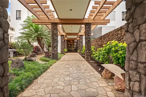 1517 Makiki St #504, Honolulu, HI 96822