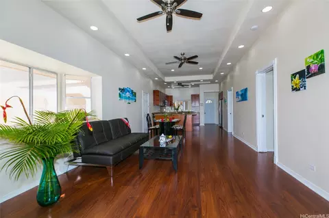 3741 Harding Ave, Honolulu, HI 96816