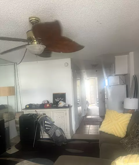 425 Ena Rd #B1105, Honolulu, HI 96815