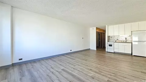 747 Amana St #801, Honolulu, HI 96814