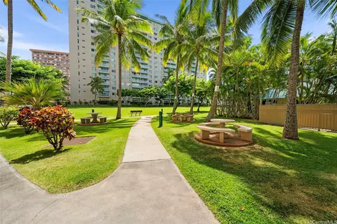 3009 Ala Makahala Pl #1403, Honolulu, HI 96818