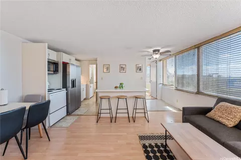 1060 Kamehameha Hwy #303B, Pearl City, HI 96782