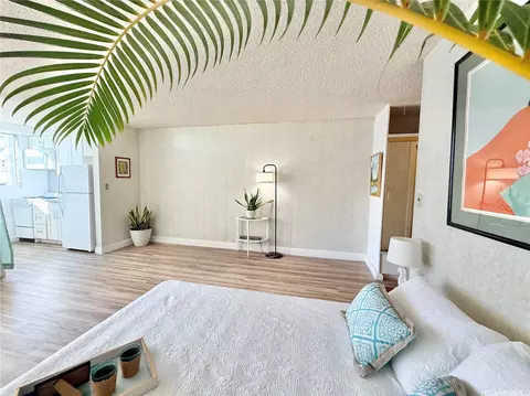 747 Amana St #1418, Honolulu, HI 96814