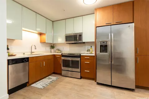 1310 Pensacola St #101, Honolulu, HI 96814