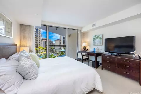223 Saratoga Rd #810, Honolulu, HI 96815