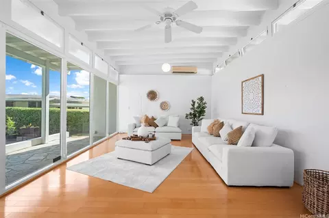 2127 Bachelot St, Honolulu, HI 96817